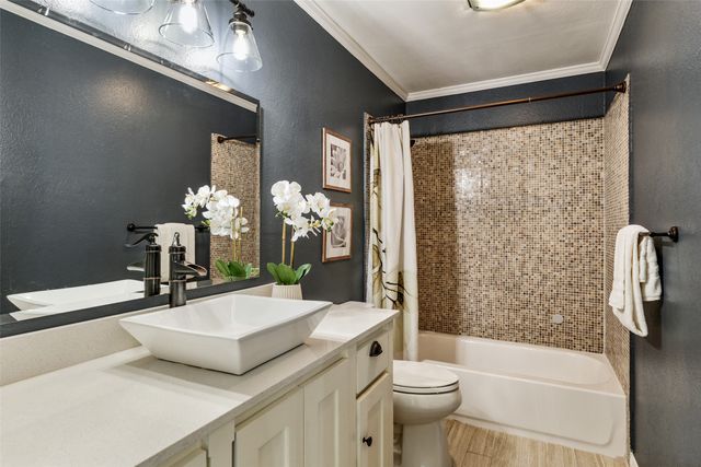 2107 Elmwood Boulevard, Dallas, TX 75224