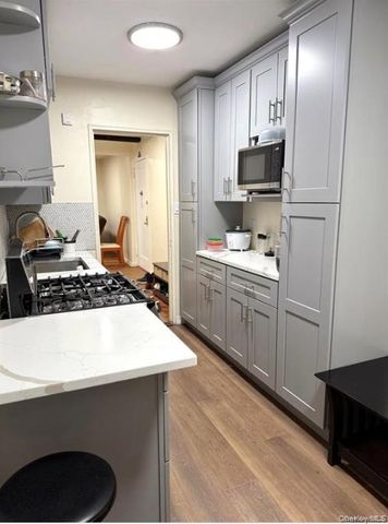 7261 Shore Road 1R, Brooklyn, NY 11209