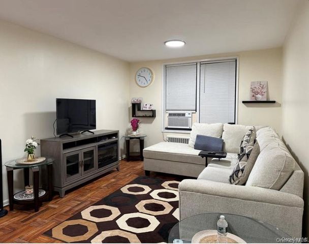 7261 Shore Road 1R, Brooklyn, NY 11209