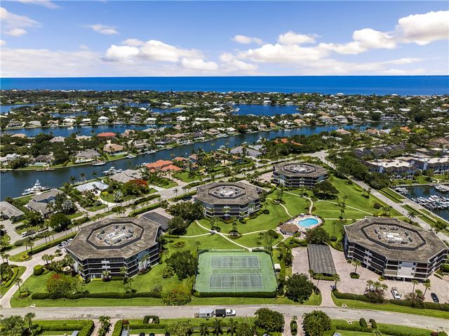 1815 Mooringline Drive 1D, Vero Beach, FL 32963