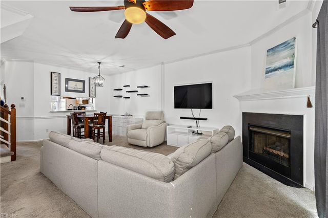 715 Hunters QUAY, Chesapeake, VA 23320