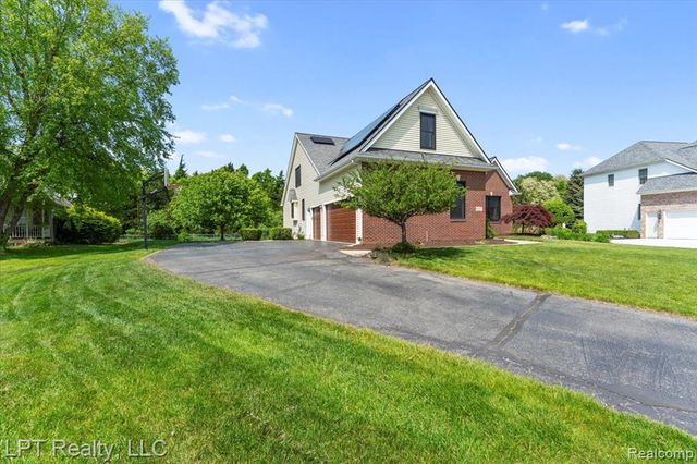 8617 Bonaventure Drive, Brighton, MI 48116