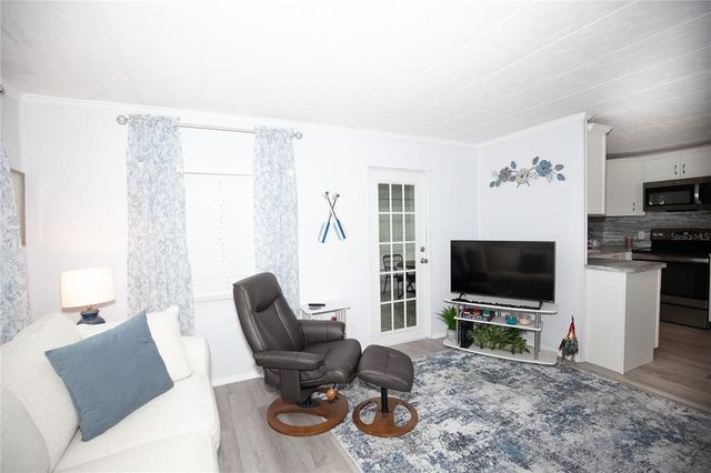 662 SINCLAIR CIRCLE, Tavares, FL 32778