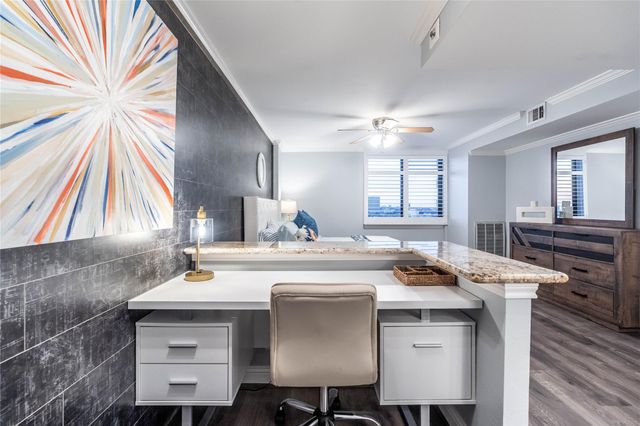 3525 Sage Road 1511, Houston, TX 77056