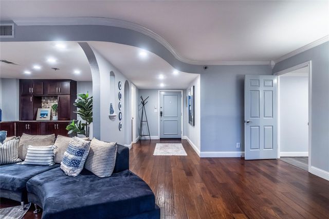 3525 Sage Road 1511, Houston, TX 77056