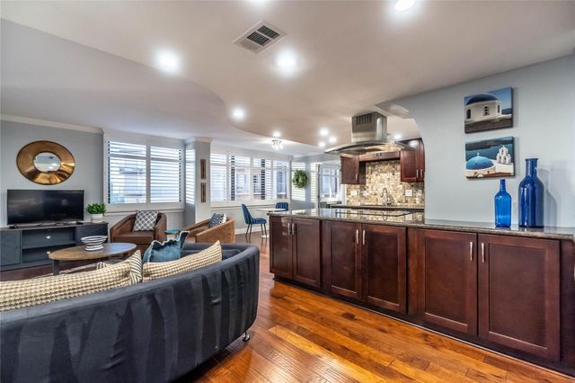 3525 Sage Road 1511, Houston, TX 77056