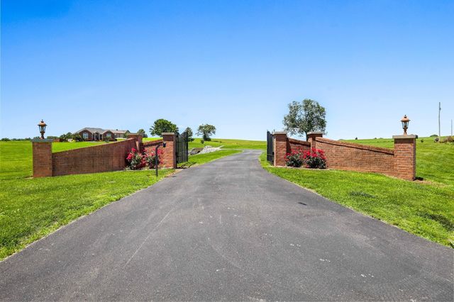 4984 Somerville Rd, Cross Plains, TN 37049