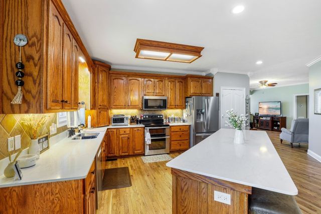 4984 Somerville Rd, Cross Plains, TN 37049