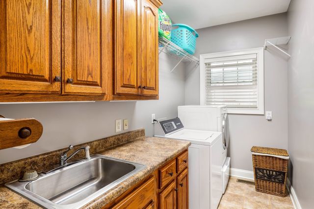 4984 Somerville Rd, Cross Plains, TN 37049