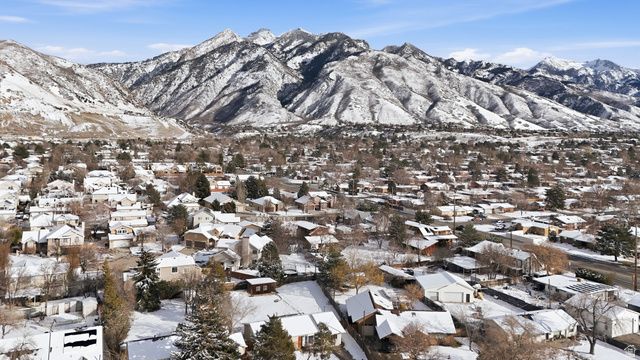 6945 S VIRGINIA DR, Cottonwood Heights, UT 84121