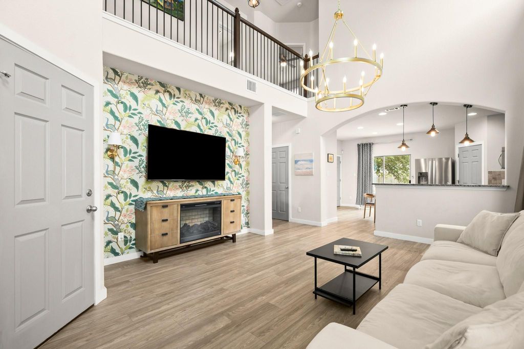 9940 Milla CIR 24, Austin, TX 78748