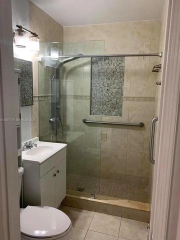 4289 NW 5th St, Miami, FL 33126