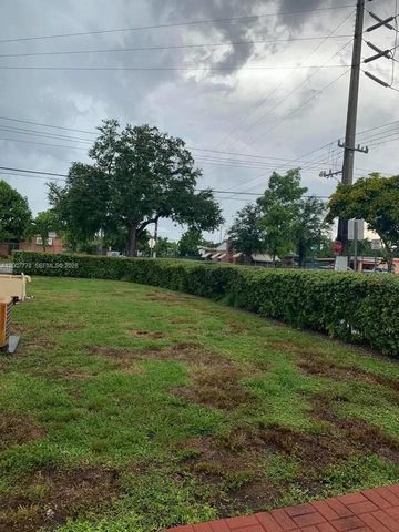 4289 NW 5th St, Miami, FL 33126