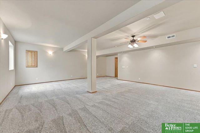 2207 Aberdeen Drive, Papillion, NE 68046