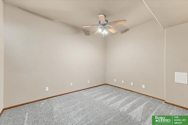 2207 Aberdeen Drive, Papillion, NE 68046