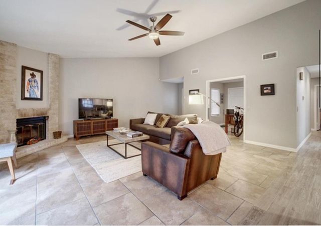 9518 Topridge DR 17, Austin, TX 78750