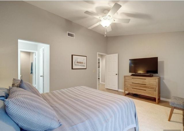 9518 Topridge DR 17, Austin, TX 78750
