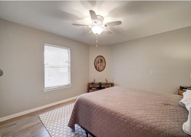 9518 Topridge DR 17, Austin, TX 78750