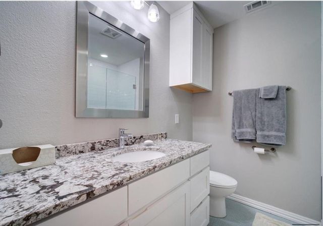 9518 Topridge DR 17, Austin, TX 78750