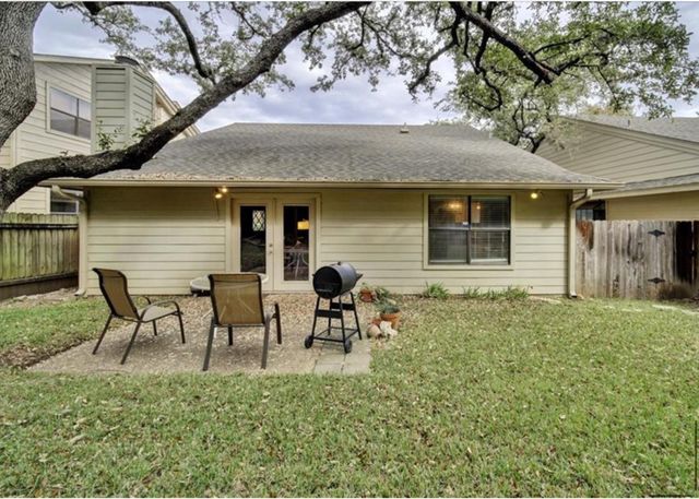 9518 Topridge DR 17, Austin, TX 78750