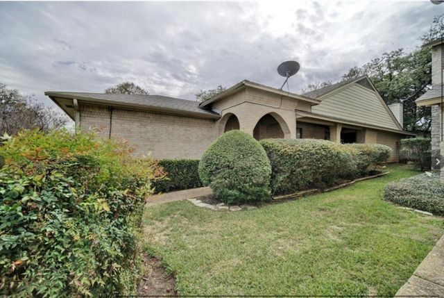 9518 Topridge DR 17, Austin, TX 78750
