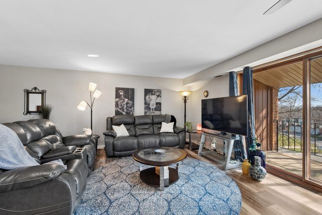 9906 Shady Lane 3SW, Orland Park, IL 60462