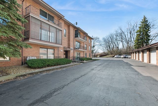 9906 Shady Lane 3SW, Orland Park, IL 60462