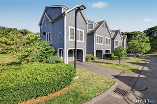 61 Fawn Ridge Lane 61, Wilton, CT 06897