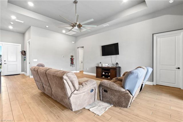 1233 NW 18th ST, Cape Coral, FL 33993
