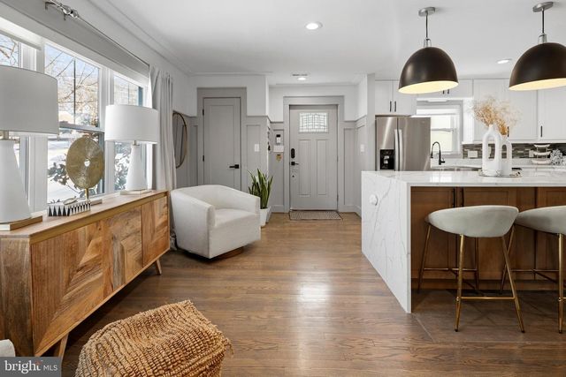 2813 JAMES DR, Alexandria, VA 22303