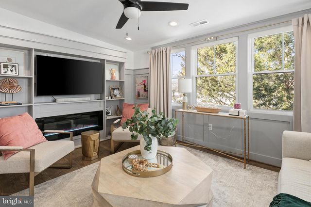 2813 JAMES DR, Alexandria, VA 22303