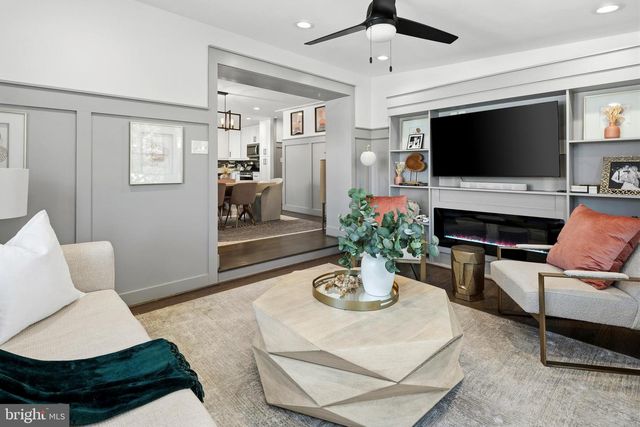 2813 JAMES DR, Alexandria, VA 22303