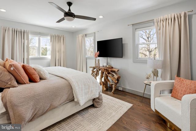 2813 JAMES DR, Alexandria, VA 22303