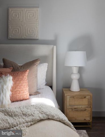 2813 JAMES DR, Alexandria, VA 22303