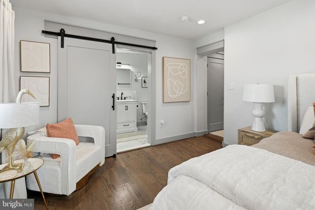 2813 JAMES DR, Alexandria, VA 22303