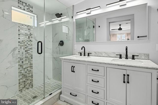 2813 JAMES DR, Alexandria, VA 22303