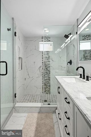 2813 JAMES DR, Alexandria, VA 22303