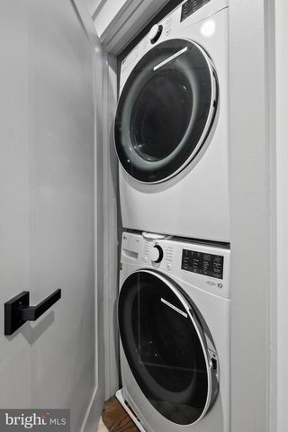 2813 JAMES DR, Alexandria, VA 22303