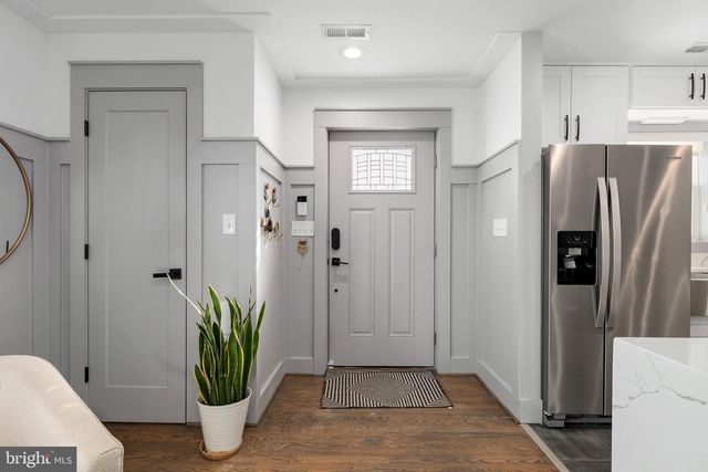 2813 JAMES DR, Alexandria, VA 22303