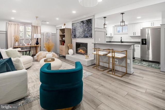 2813 JAMES DR, Alexandria, VA 22303