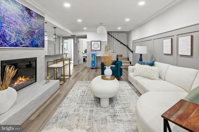 2813 JAMES DR, Alexandria, VA 22303