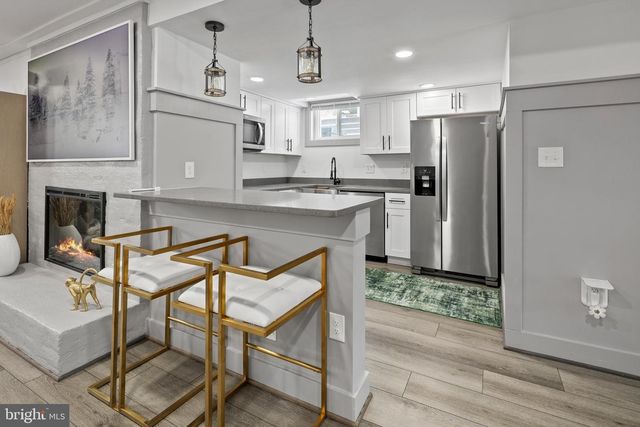 2813 JAMES DR, Alexandria, VA 22303