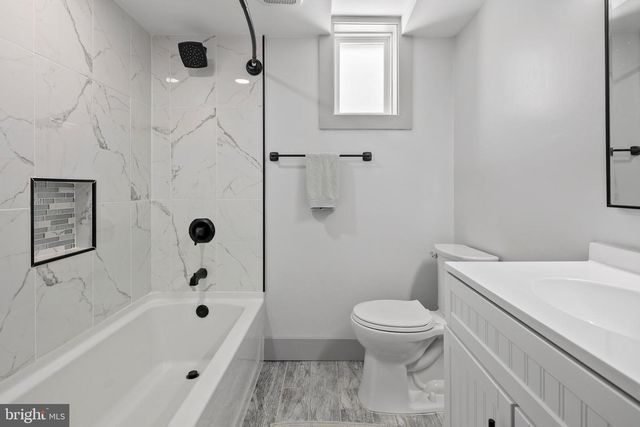 2813 JAMES DR, Alexandria, VA 22303