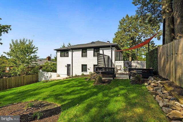 2813 JAMES DR, Alexandria, VA 22303