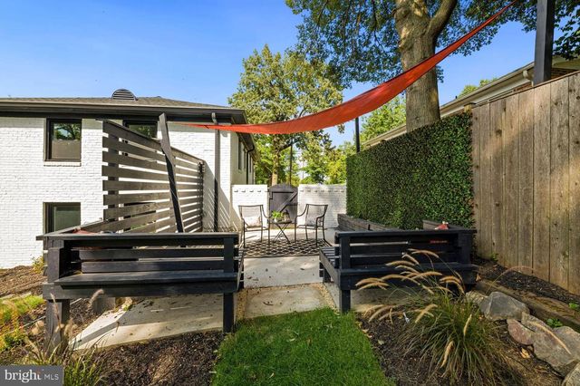 2813 JAMES DR, Alexandria, VA 22303