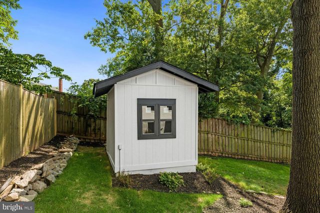 2813 JAMES DR, Alexandria, VA 22303