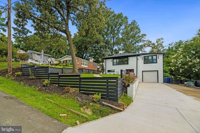 2813 JAMES DR, Alexandria, VA 22303