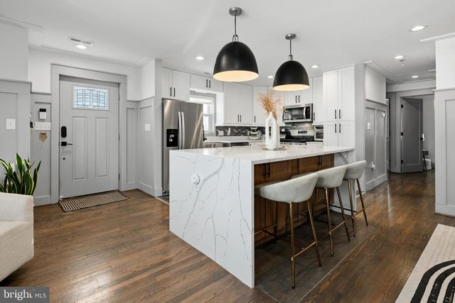 2813 JAMES DR, Alexandria, VA 22303