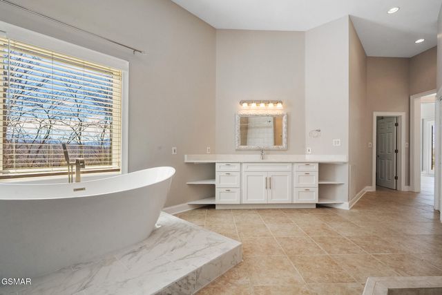 3467 Caywood Road, Dandridge, TN 37725