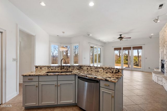 3467 Caywood Road, Dandridge, TN 37725